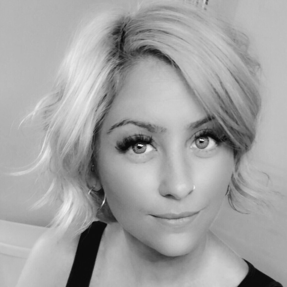 Meet your Posher, Dayna - Picture 1 of 1